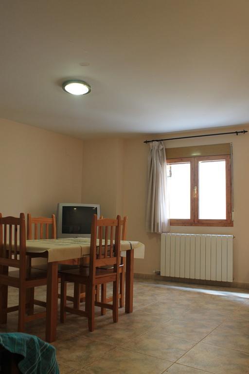 Apartamentos Turisticos Rosario Камарена-де-ла-Сьерра Номер фото