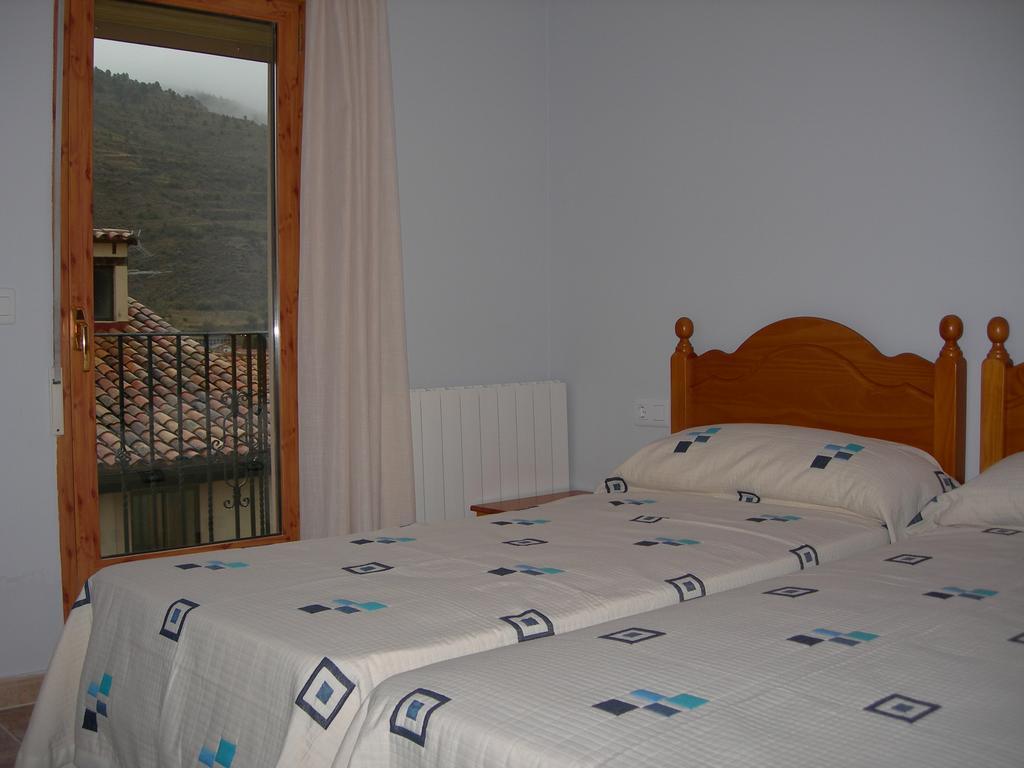 Apartamentos Turisticos Rosario Камарена-де-ла-Сьерра Экстерьер фото