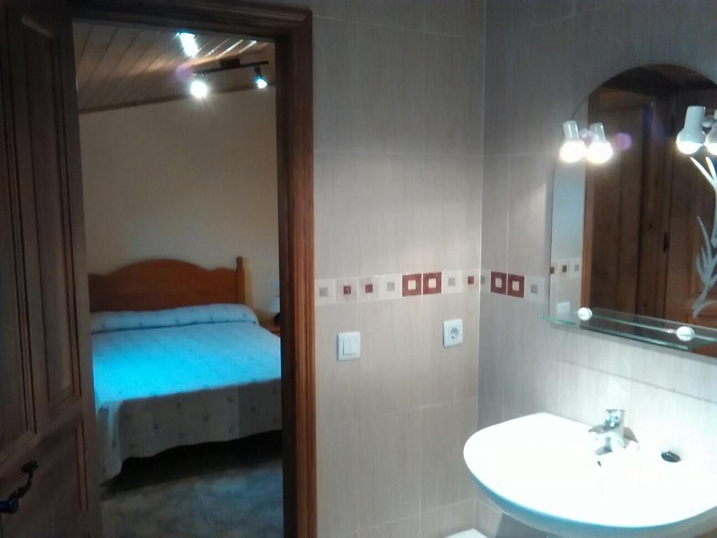 Apartamentos Turisticos Rosario Камарена-де-ла-Сьерра Номер фото