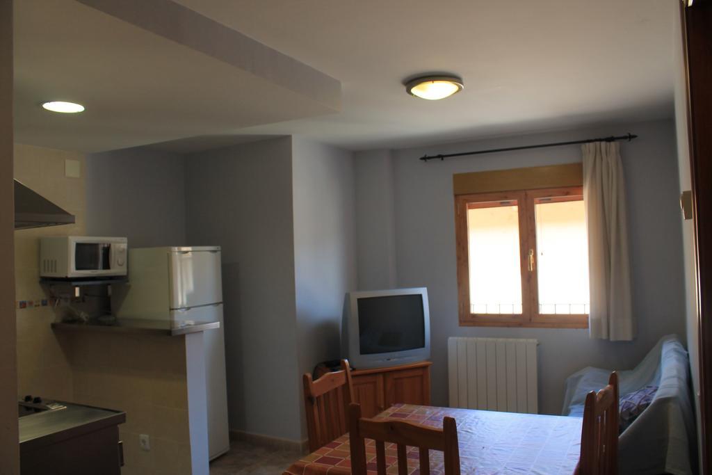 Apartamentos Turisticos Rosario Камарена-де-ла-Сьерра Номер фото