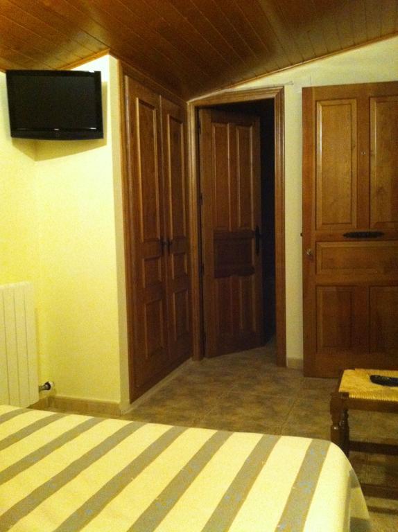 Apartamentos Turisticos Rosario Камарена-де-ла-Сьерра Экстерьер фото
