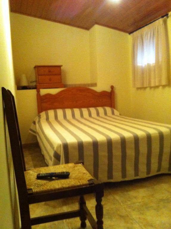 Apartamentos Turisticos Rosario Камарена-де-ла-Сьерра Экстерьер фото