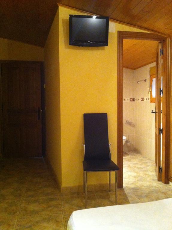 Apartamentos Turisticos Rosario Камарена-де-ла-Сьерра Экстерьер фото